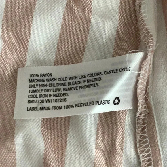 Ingrid & Isabel Maternity Size XXL Striped Short Flutter Sleeve Tie Top. New - Picture 4 of 8